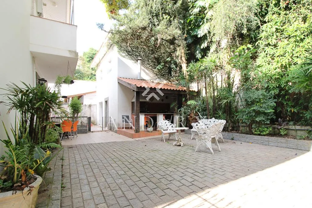 Casa com 2 suítes à venda em Pacaembu, São Paulo, por R$ 2.862.000