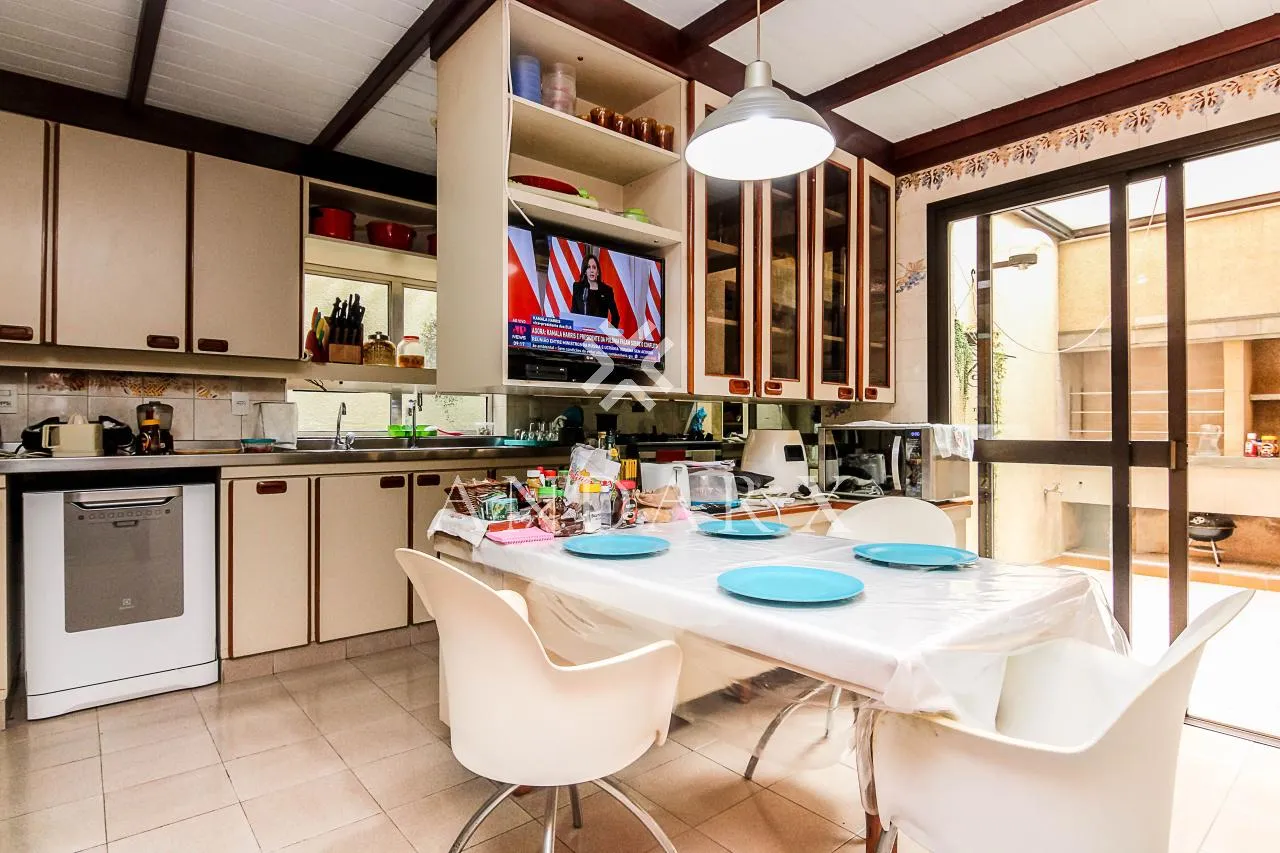 Casa com 3 suítes à venda em Pacaembu, São Paulo, por R$ 3.500.000 Imagem 13