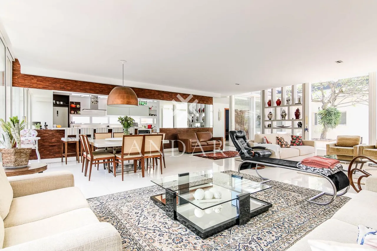 Casa com 3 suítes à venda em Pacaembu, São Paulo, por R$ 4.700.000
