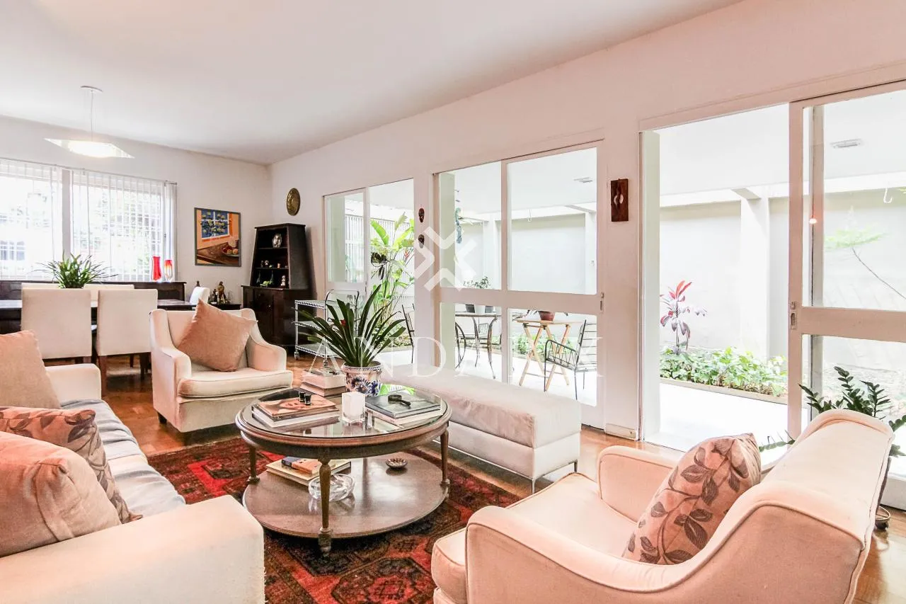 Casa com 1 suítes à venda em Pacaembu, São Paulo, por R$ 2.750.000