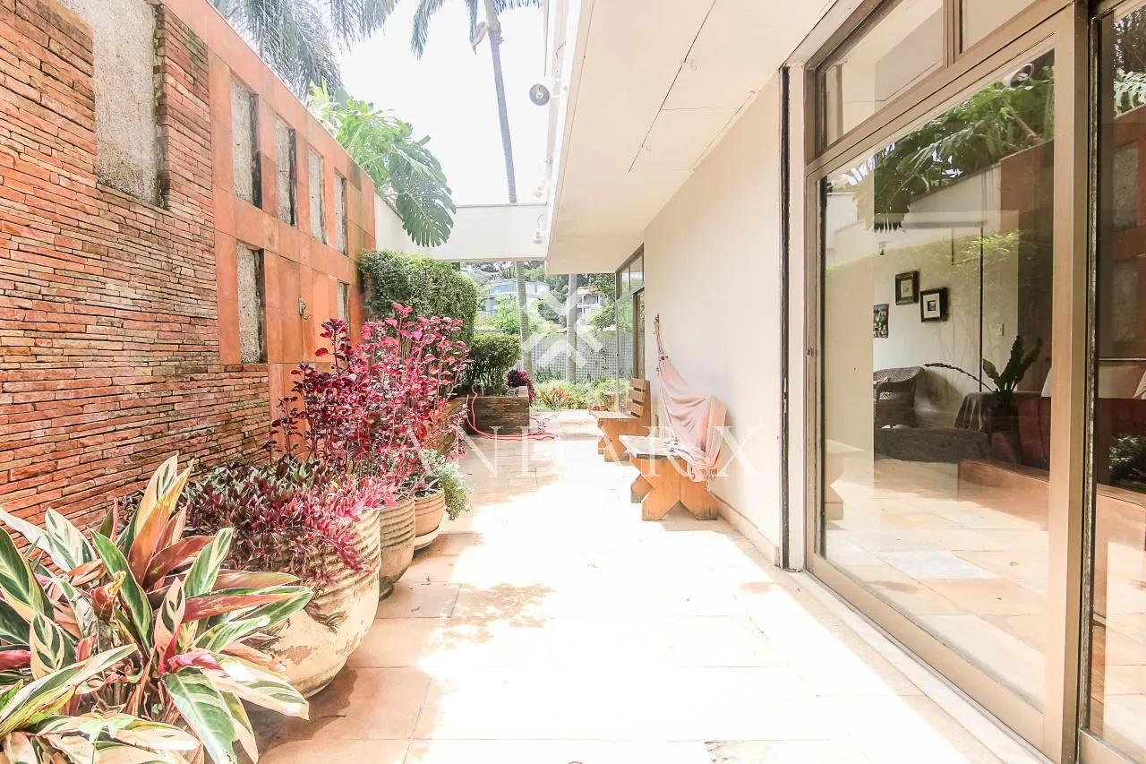 Casa com 5 suítes à venda em Pacaembu, São Paulo, por R$ 5.500.000 Imagem 8