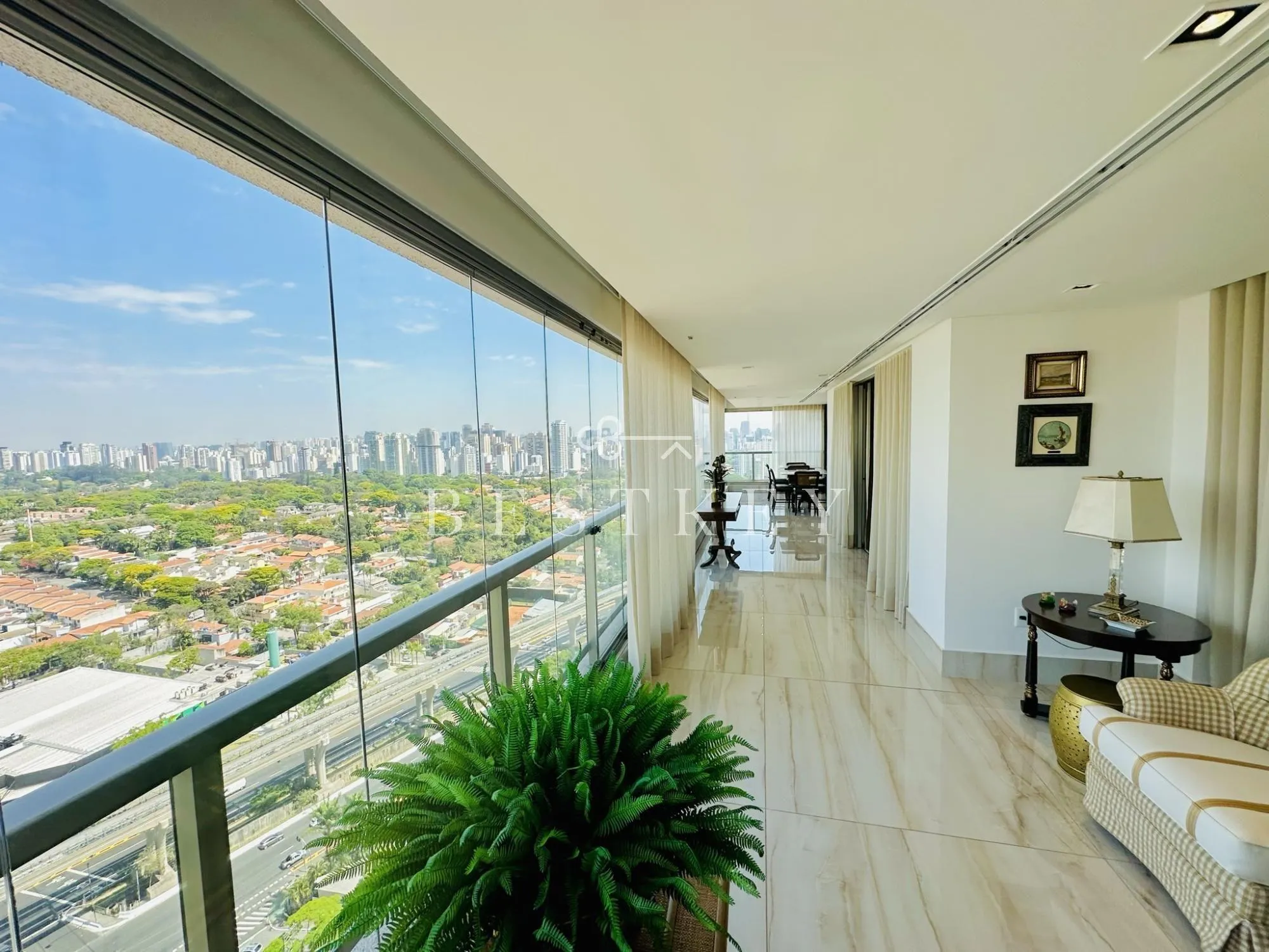 Apartamento com 3 suítes à venda em Campo Belo, São Paulo, por R$ 9.900.000 Imagem 12
