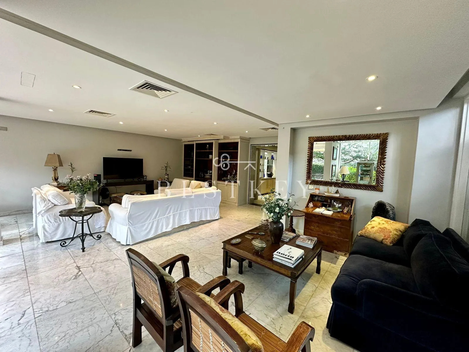 Casa com 3 suítes à venda em Jardim Europa, São Paulo, por R$ 6.600.000 Imagem 2
