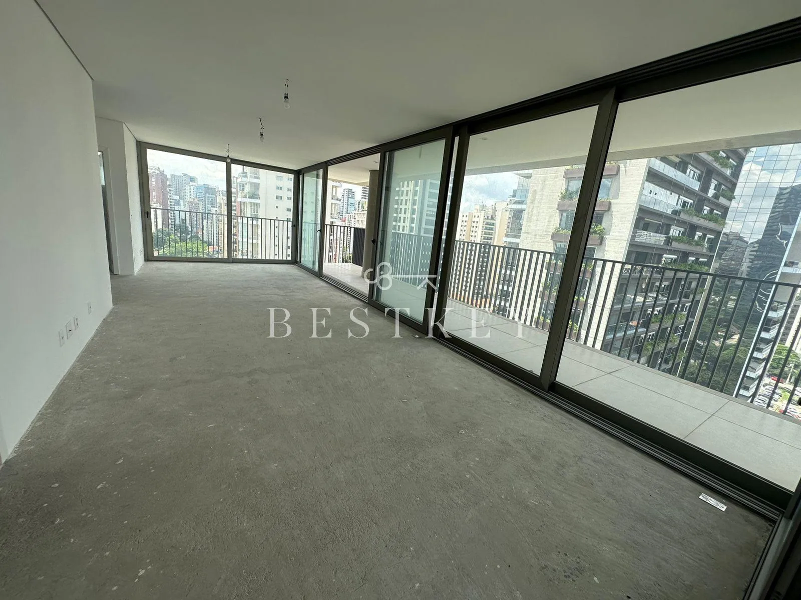 Apartamento com 3 suítes à venda em Vila Olímpia, São Paulo, por R$ 8.000.000