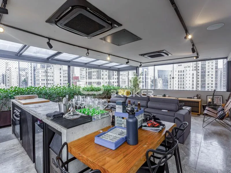 Triplex com 3 suítes à venda em Itaim Bibi, São Paulo, por R$ 3.990.000