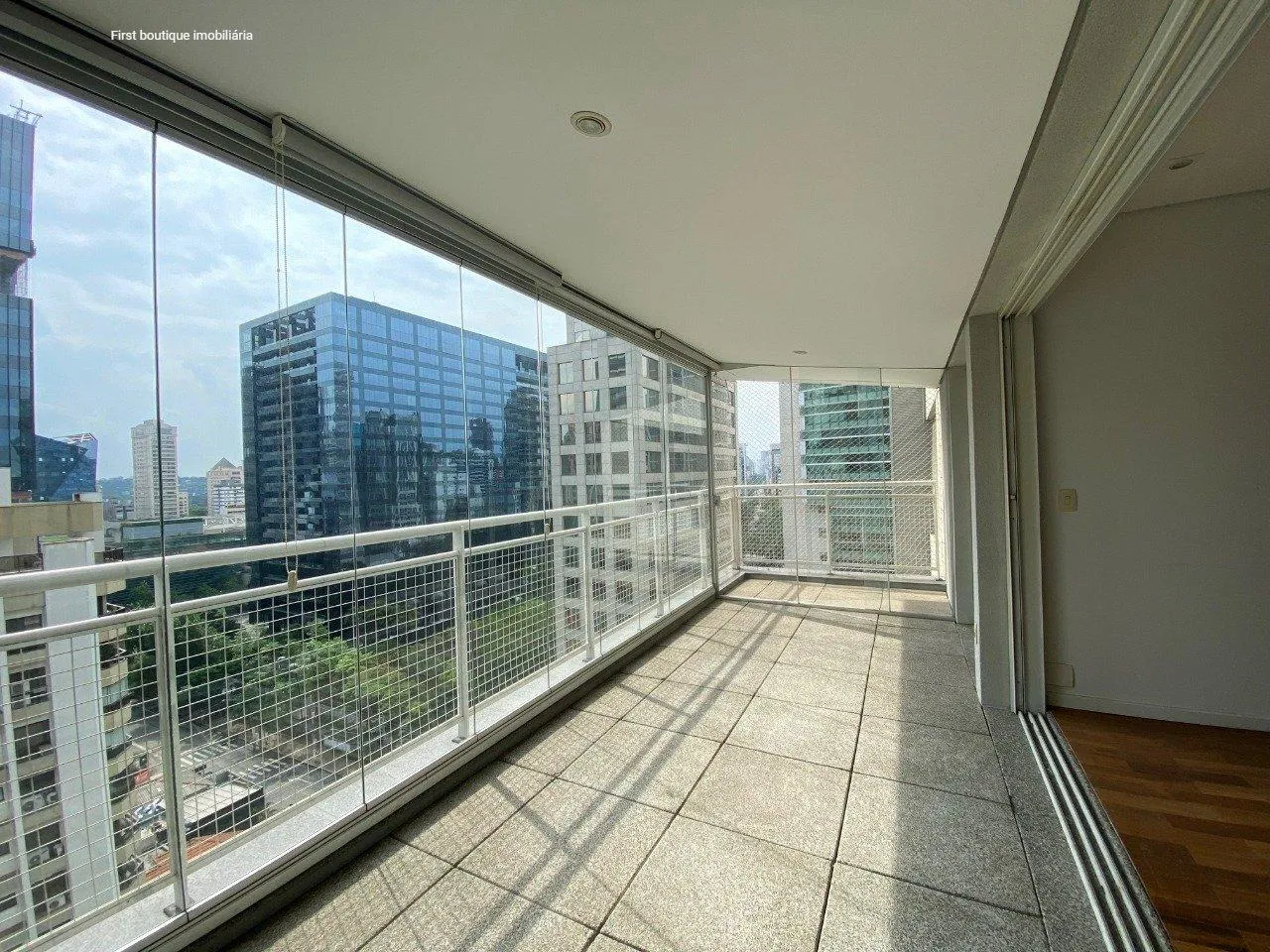 Apartamento com 2 suítes à venda em Itaim Bibi, São Paulo, por R$ 3.300.000