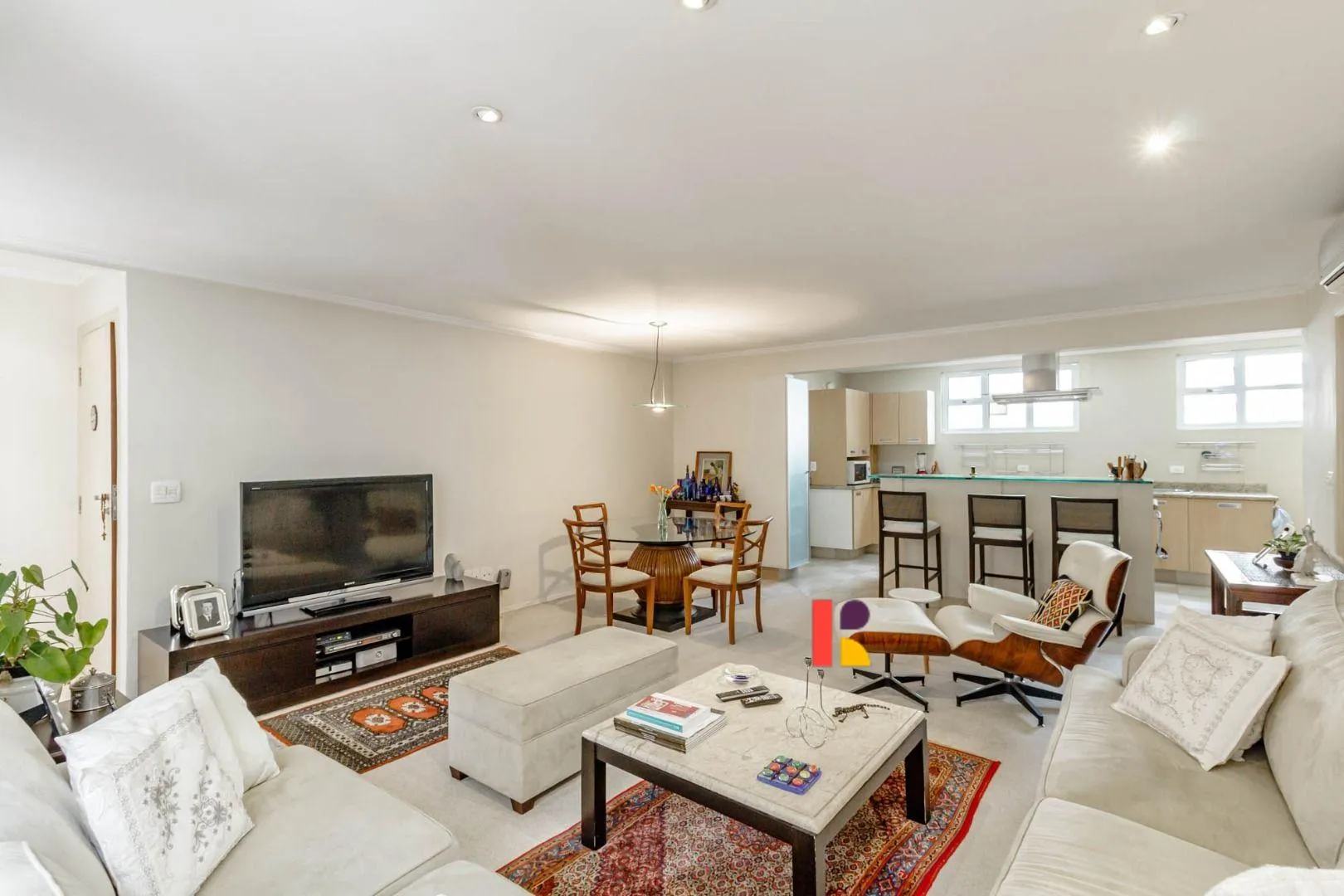 Apartamento com 1 suítes à venda em Cerqueira César, São Paulo, por R$ 1.600.000 Imagem 2