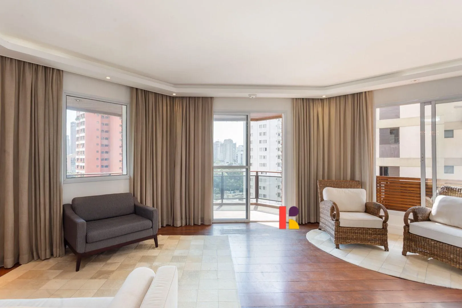 Apartamento com 3 suítes à venda em Vila Nova Conceição, São Paulo, por R$ 3.000.000 Imagem 2