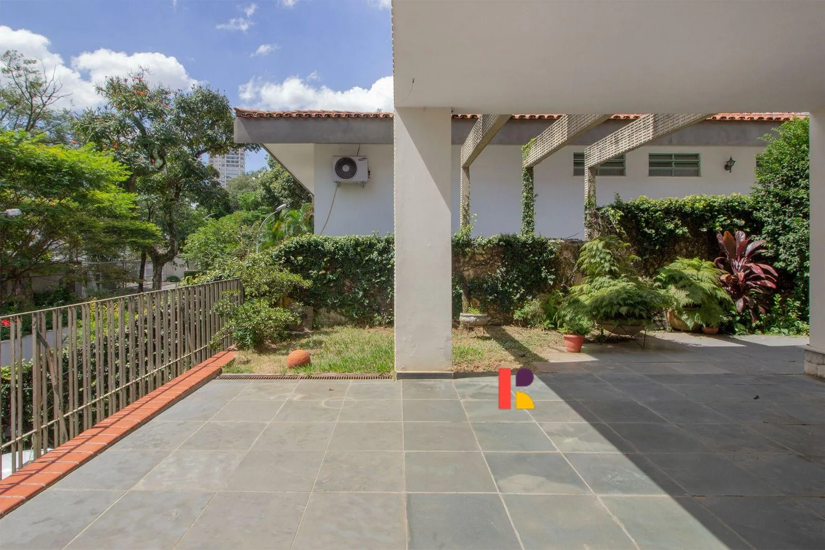 Casa com 2 suítes à venda em Alto De Pinheiros, São Paulo, por R$ 4.100.000 Imagem 2