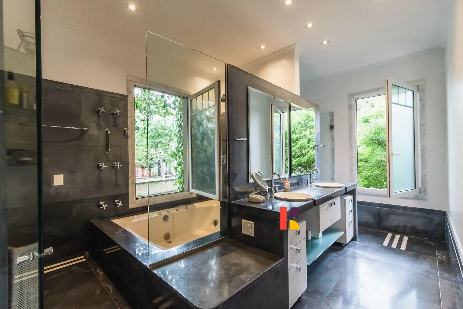 Casa com 4 suítes à venda em Pacaembu, São Paulo, por R$ 8.900.000 Imagem 27