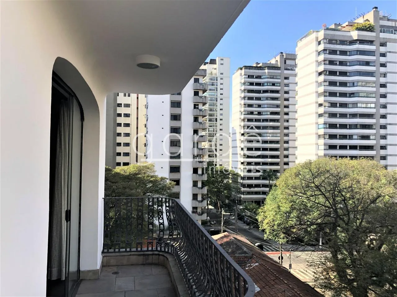 Apartamento com 2 suítes à venda em Moema, São Paulo, por R$ 2.200.000