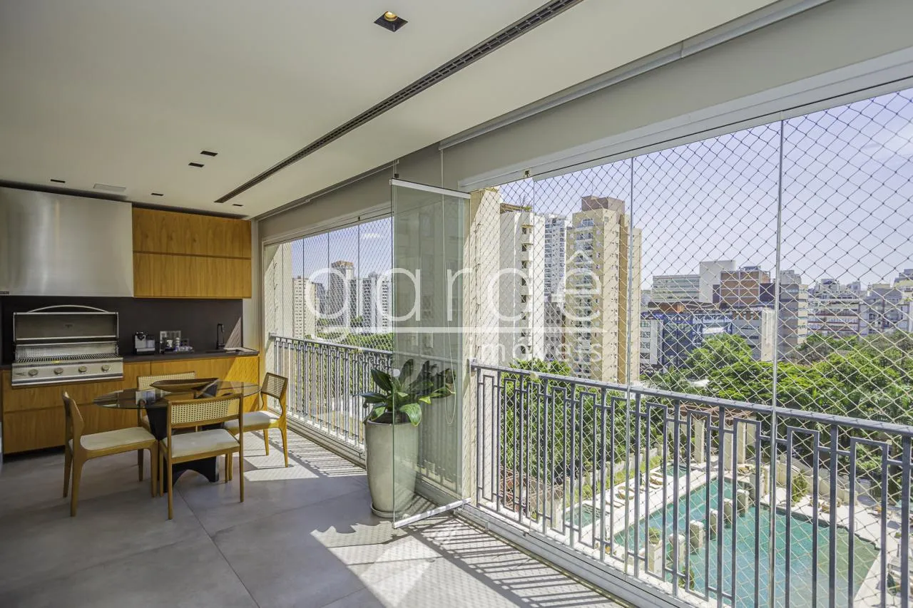 Apartamento com 3 suítes à venda em Vila Olímpia, São Paulo, por R$ 8.300.000