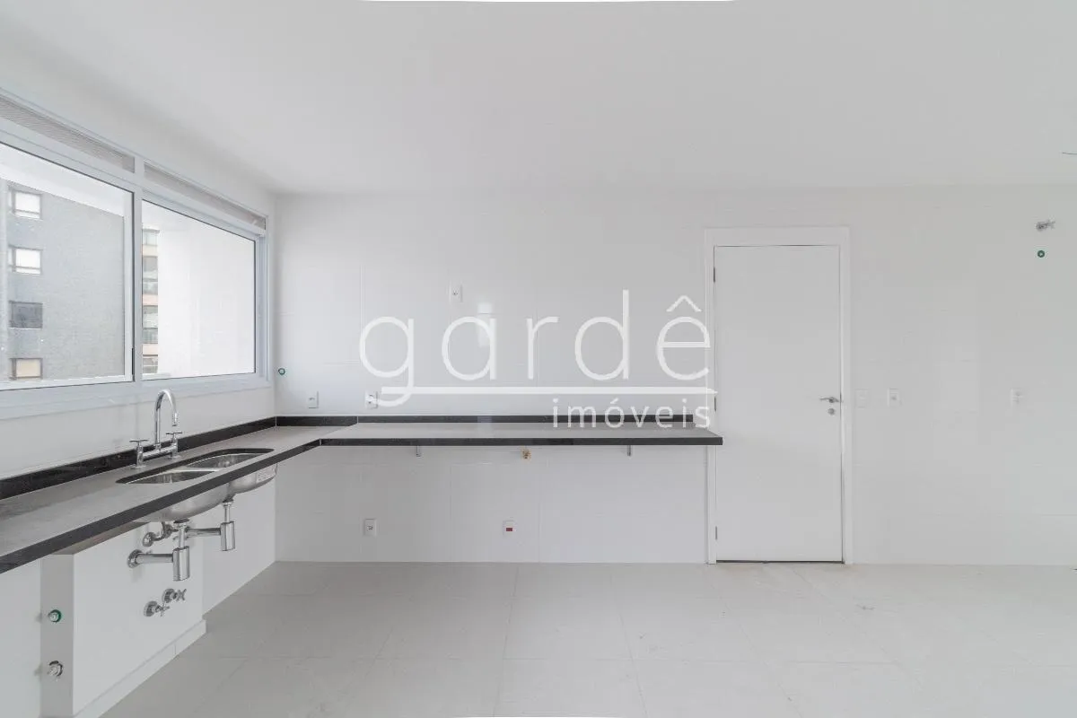 Apartamento com 3 suítes à venda em Moema, São Paulo, por R$ 4.500.000 Imagem 16