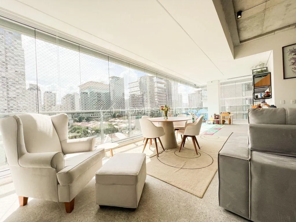 Apartamento com 3 suítes à venda em Itaim Bibi, São Paulo, por R$ 5.900.000