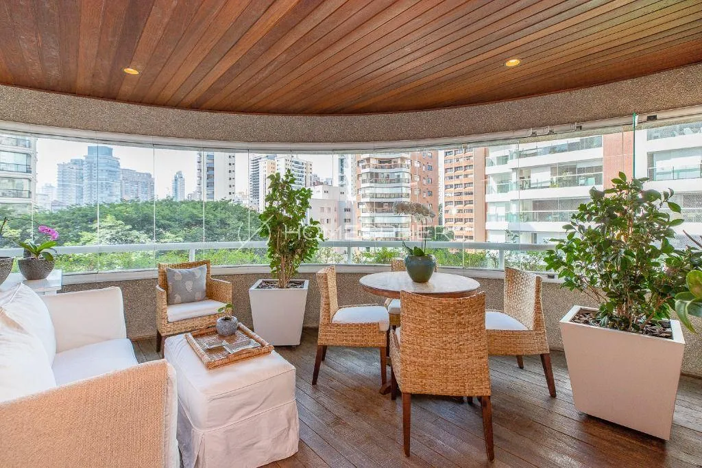 Apartamento com 3 suítes à venda em Vila Uberabinha, São Paulo, por R$ 5.600.000 Imagem 2