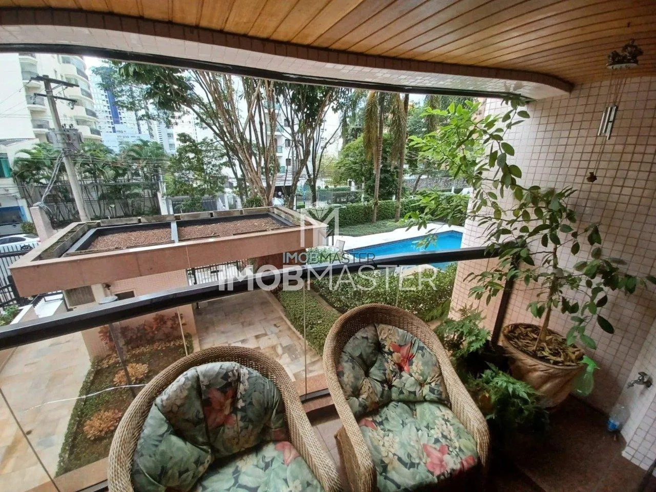 Apartamento com 3 suítes à venda em Moema, São Paulo, por R$ 2.020.000