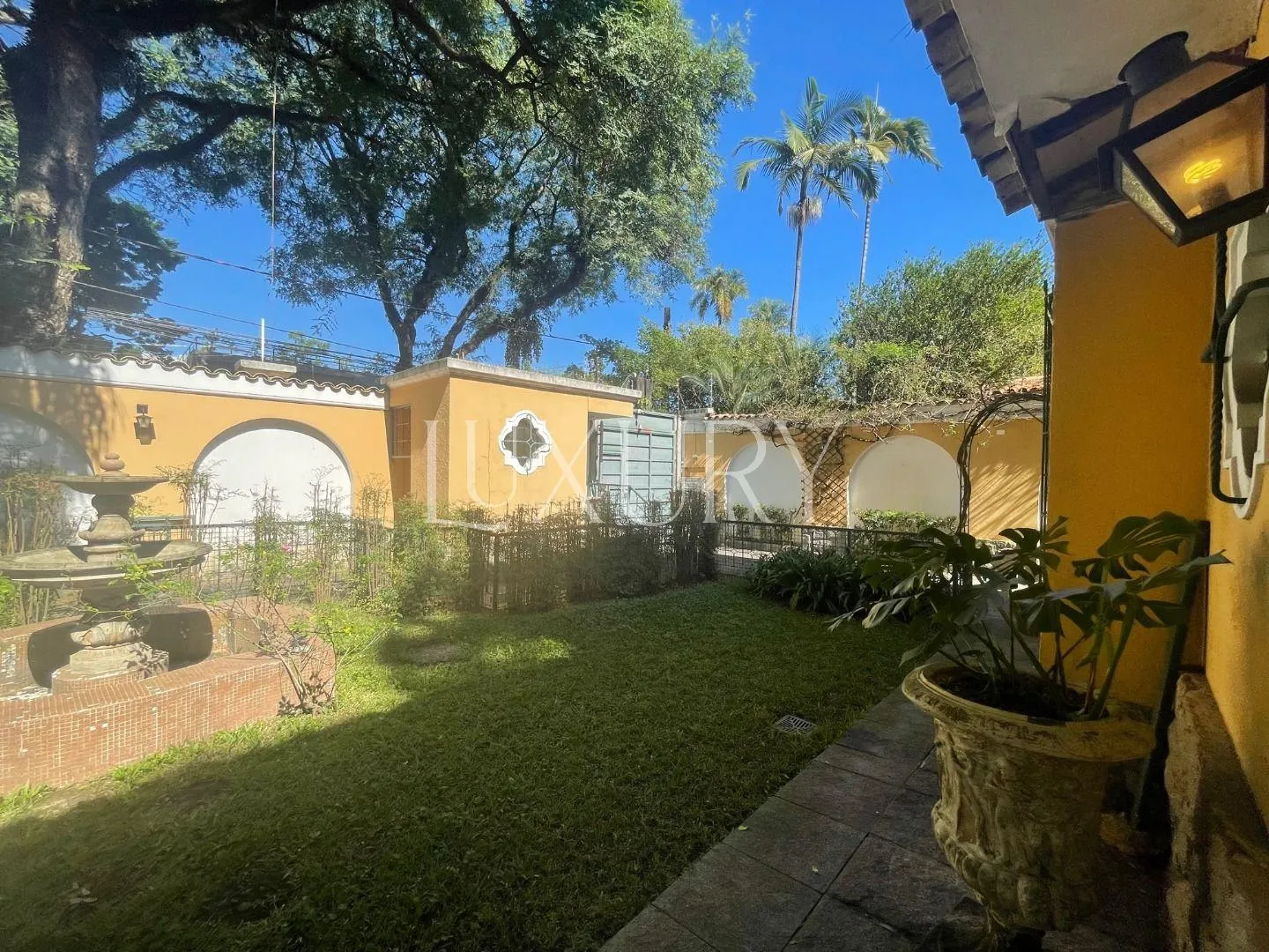 Casa com 3 suítes à venda em Jardim América, São Paulo, por R$ 9.000.000 Imagem 2