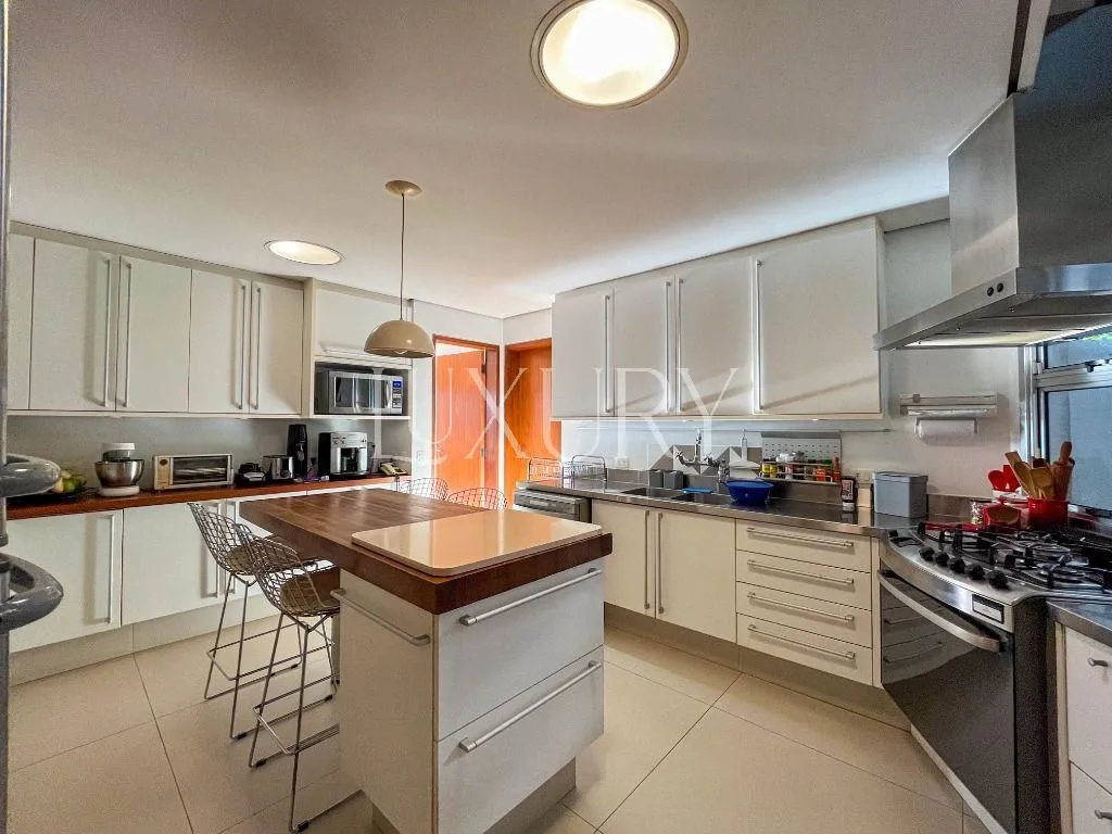 Casa com 4 suítes à venda em Alto de Pinheiros, São Paulo, por R$ 7.970.000 Imagem 16