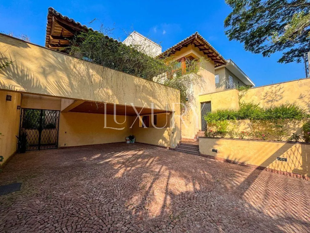 Casa com 4 suítes à venda em Alto de Pinheiros, São Paulo, por R$ 6.480.000