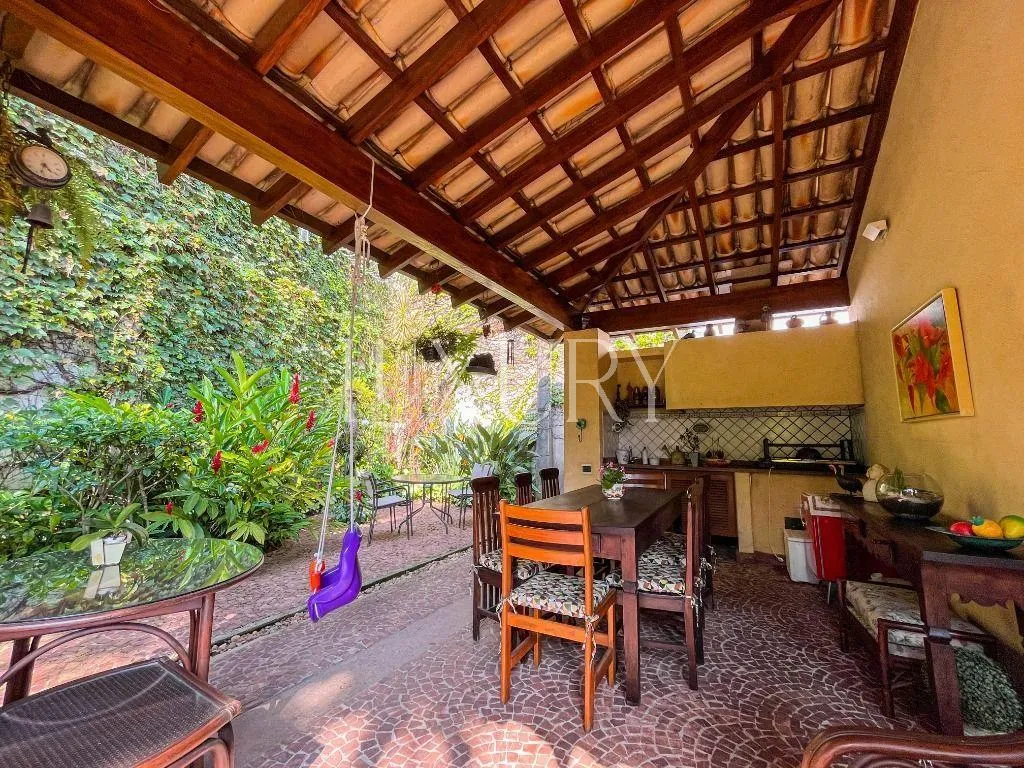 Casa com 4 suítes à venda em Alto de Pinheiros, São Paulo, por R$ 6.480.000 Imagem 2