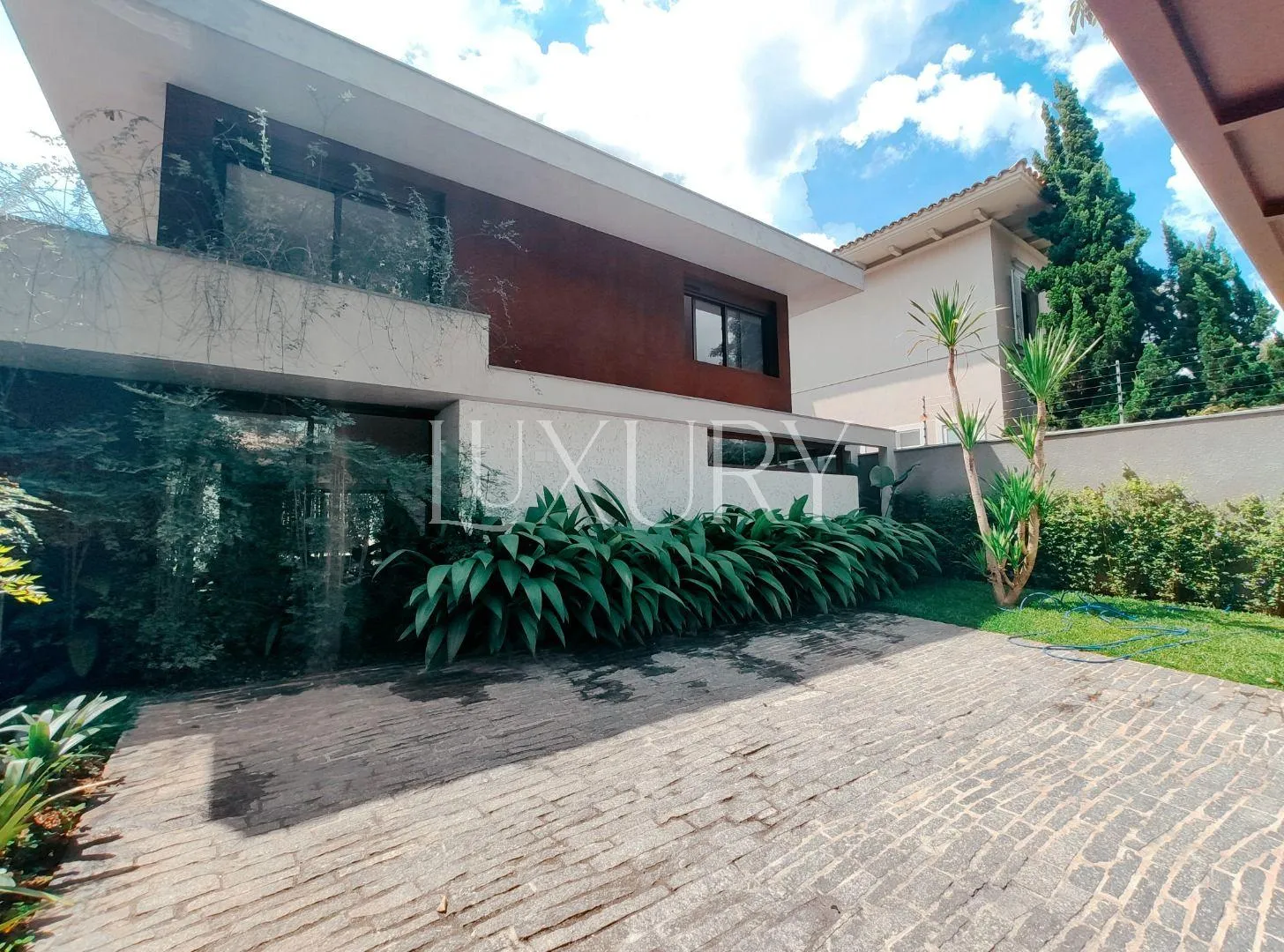 Casa com 4 suítes à venda em Alto de Pinheiros, São Paulo, por R$ 7.850.000