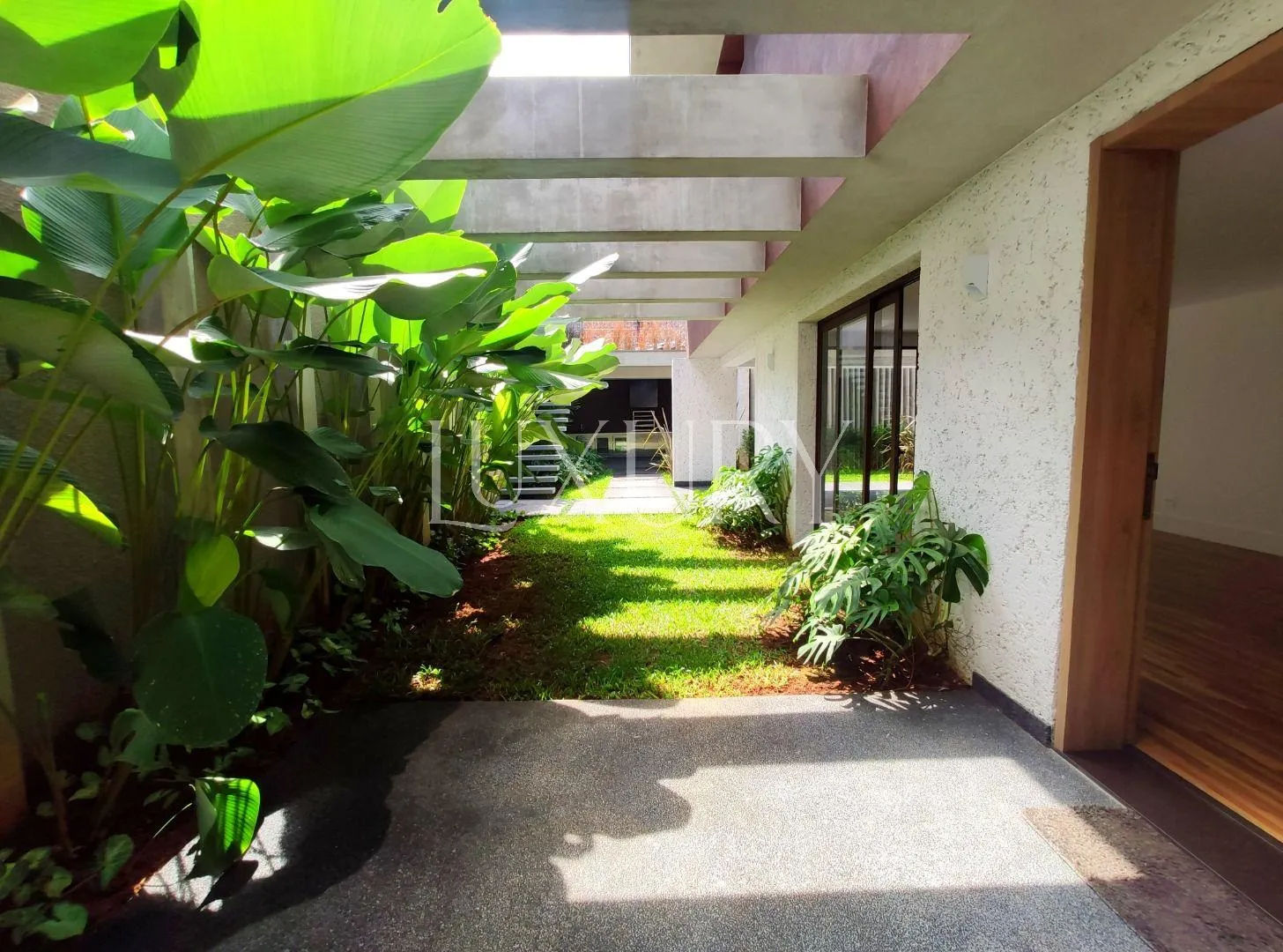 Casa com 4 suítes à venda em Alto de Pinheiros, São Paulo, por R$ 7.850.000 Imagem 2