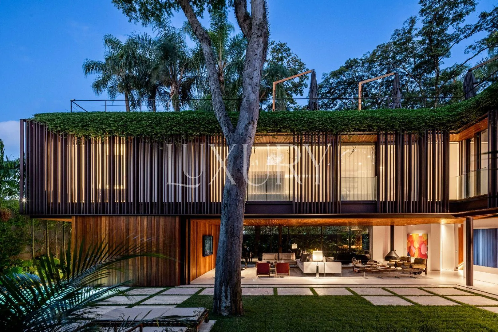 Casa com 4 suítes à venda em Vila Madalena, São Paulo, por R$ 65.000.000