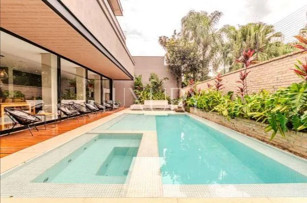 Casa com 4 suítes à venda em Cidade Jardim, São Paulo, por R$ 11.000.000 Imagem 2