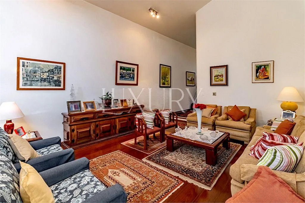Casa com 4 suítes à venda em Alto de Pinheiros, São Paulo, por R$ 7.900.000 Imagem 9