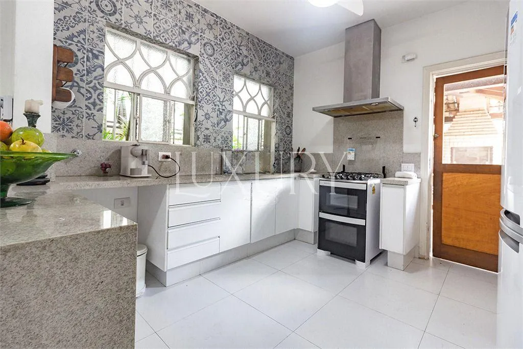 Casa com 3 suítes à venda em Alto de Pinheiros, São Paulo, por R$ 5.990.000 Imagem 11