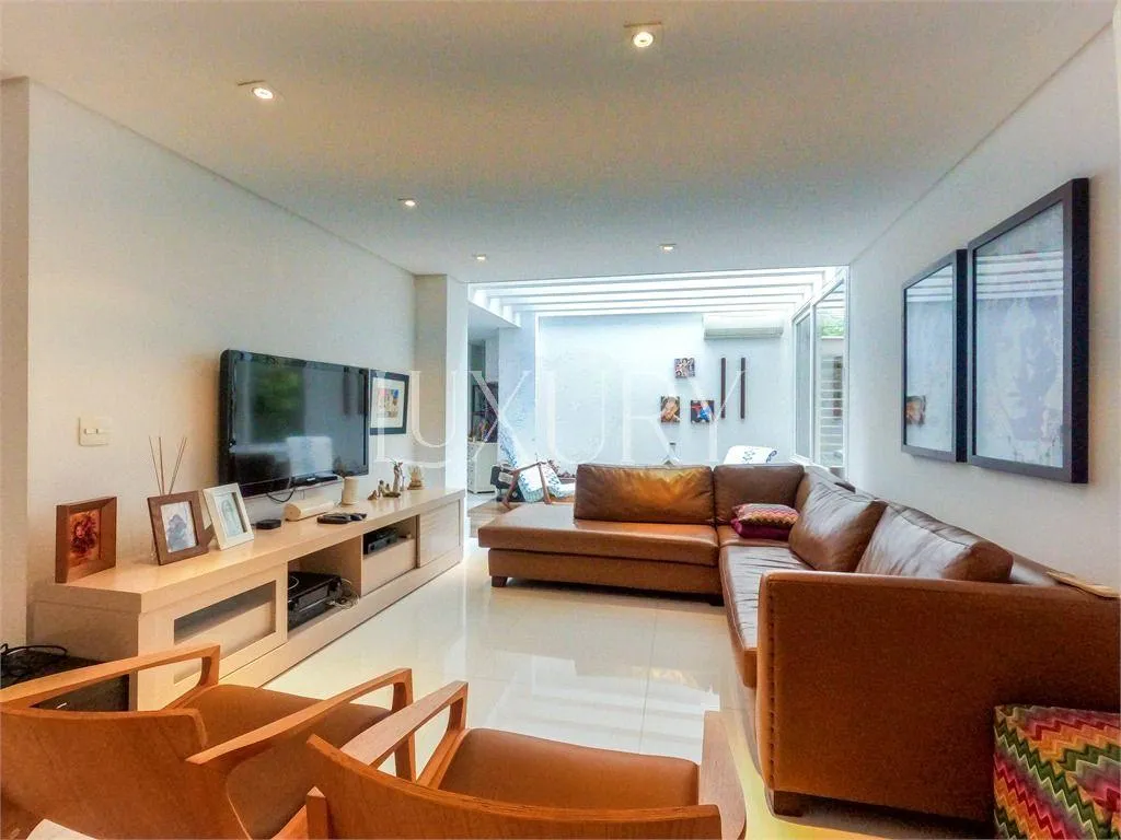 Casa com 5 suítes à venda em Alto de Pinheiros, São Paulo, por R$ 5.950.000 Imagem 21