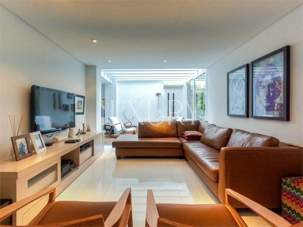 Casa com 5 suítes à venda em Alto de Pinheiros, São Paulo, por R$ 5.950.000 Imagem 22