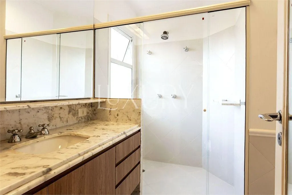 Casa com 2 suítes à venda em Alto de Pinheiros, São Paulo, por R$ 9.400.000 Imagem 12