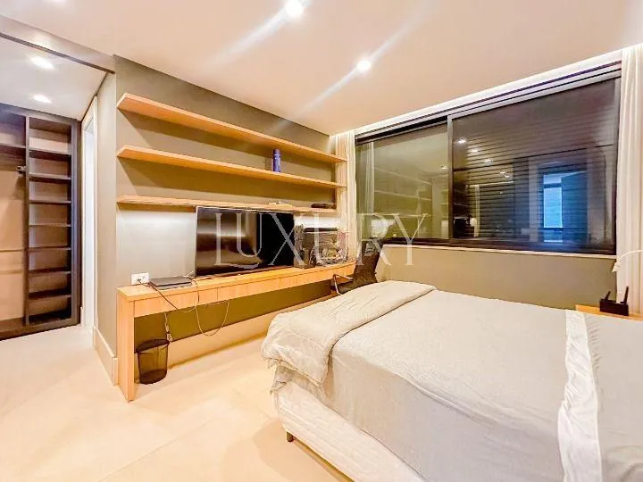 Casa com 6 suítes à venda em Jardim Europa, São Paulo, por R$ 47.000.000 Imagem 20