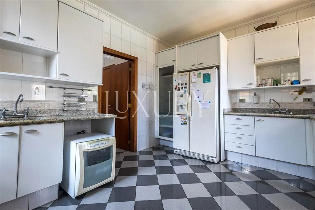 Casa com 4 suítes à venda em Vila Madalena, São Paulo, por R$ 7.500.000 Imagem 8