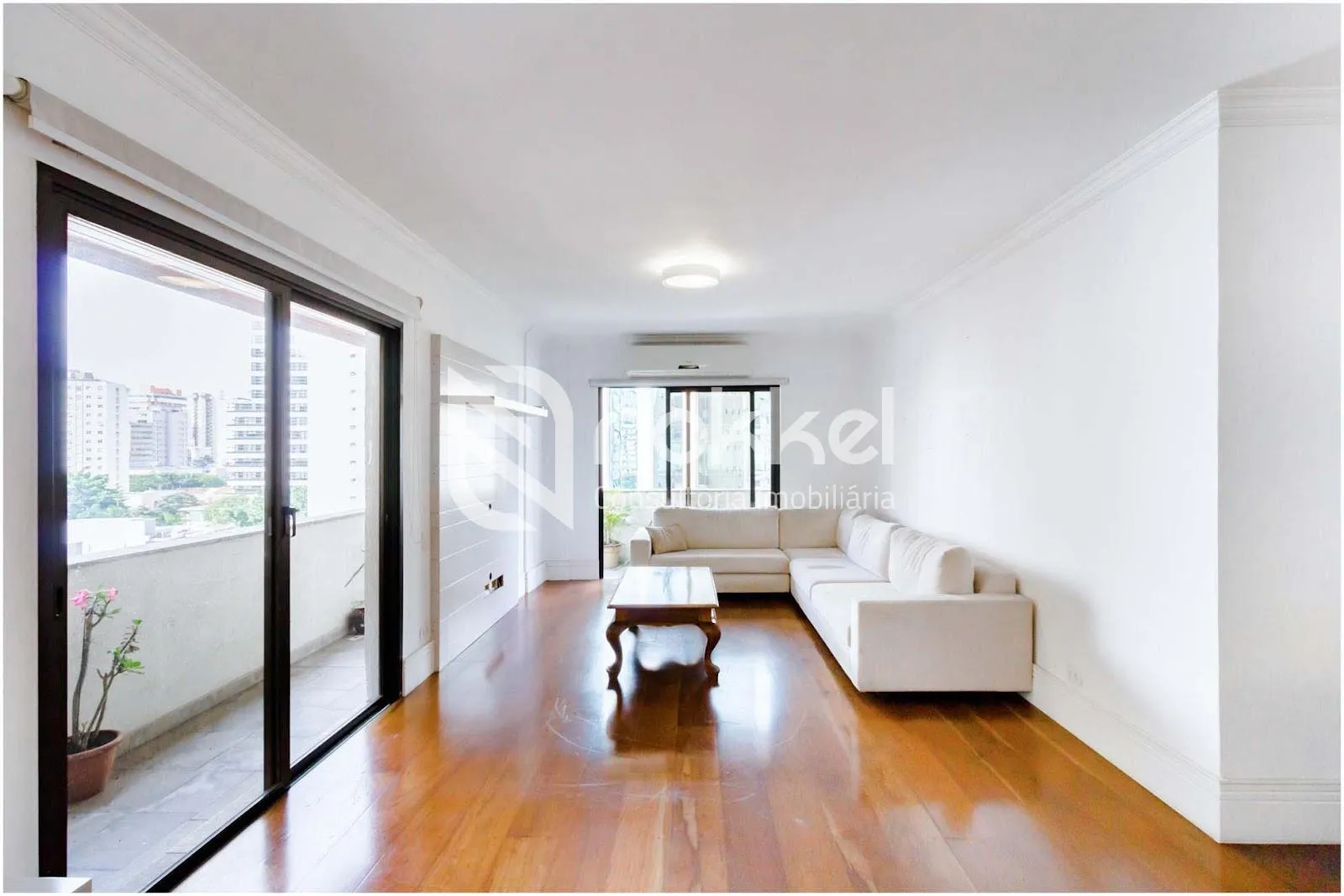 Apartamento com 4 suítes à venda em Itaim Bibi, São Paulo, por R$ 4.730.000 Imagem 2