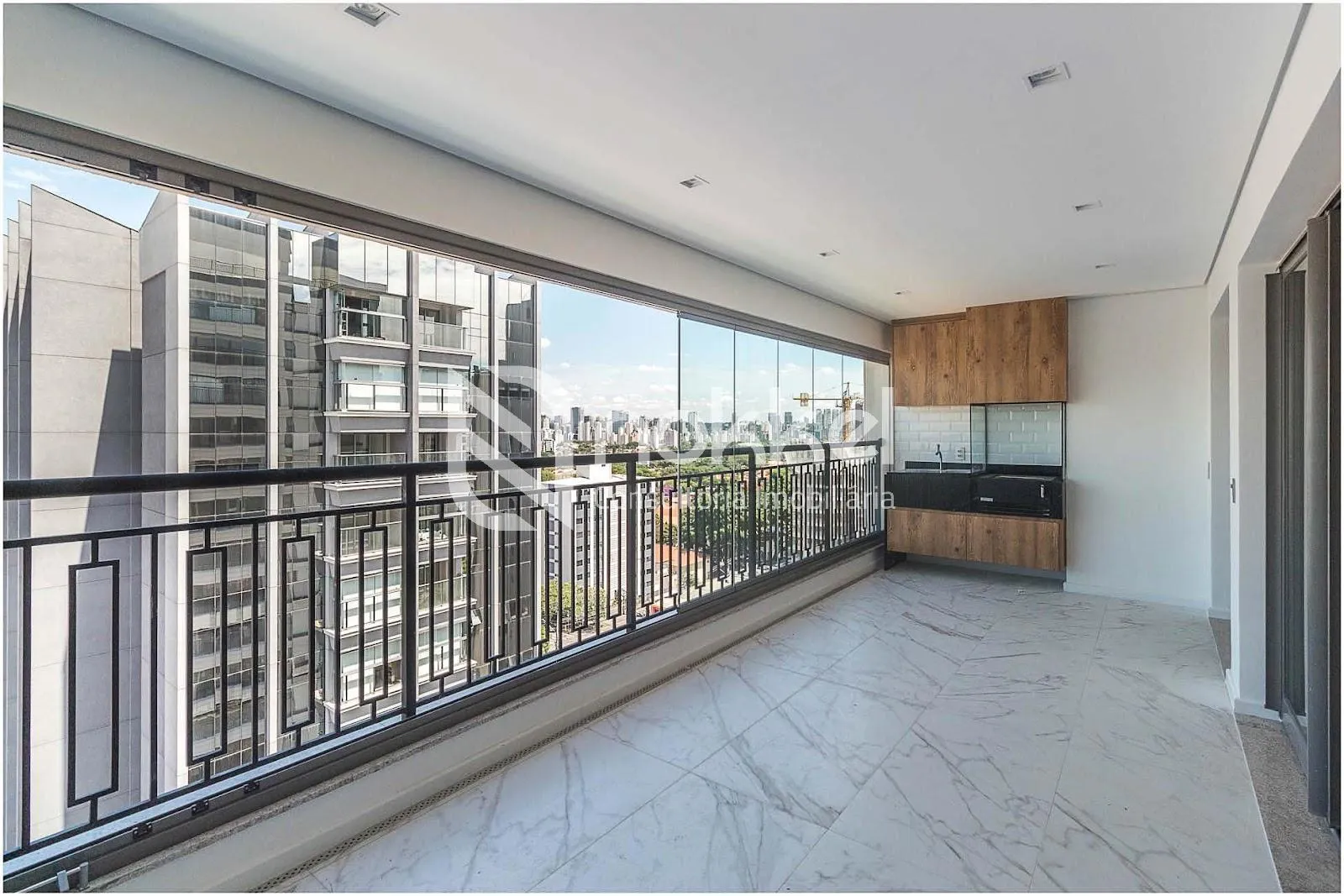 Apartamento com 3 suítes à venda em Moema, São Paulo, por R$ 3.800.000 Imagem 2