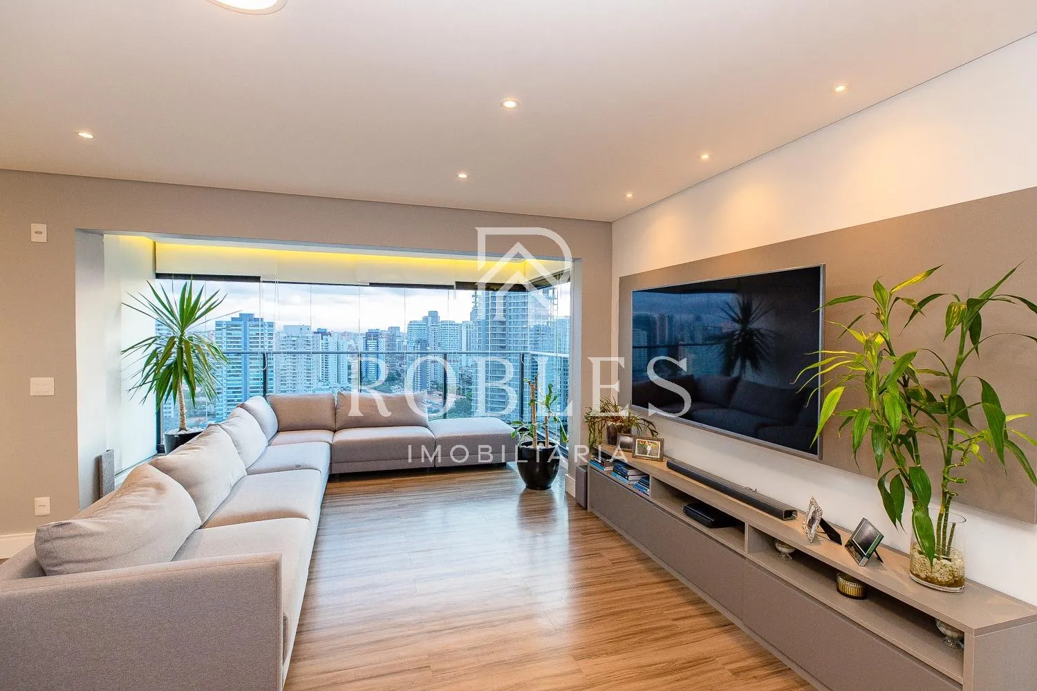 Apartamento com 2 suítes à venda em Brooklin, São Paulo, por R$ 2.050.000