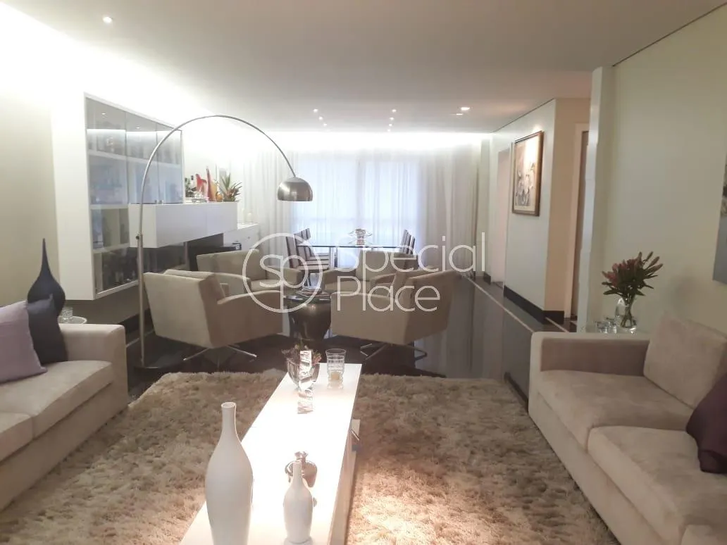 Apartamento com 3 suítes à venda em Moema, São Paulo, por R$ 3.200.000