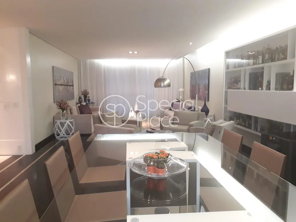 Apartamento com 3 suítes à venda em Moema, São Paulo, por R$ 3.200.000 Imagem 2