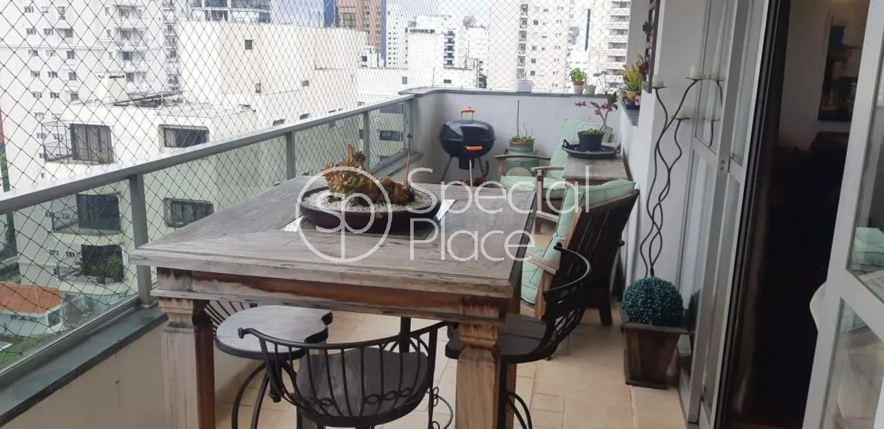 Apartamento com 3 suítes à venda em Moema, São Paulo, por R$ 2.950.000
