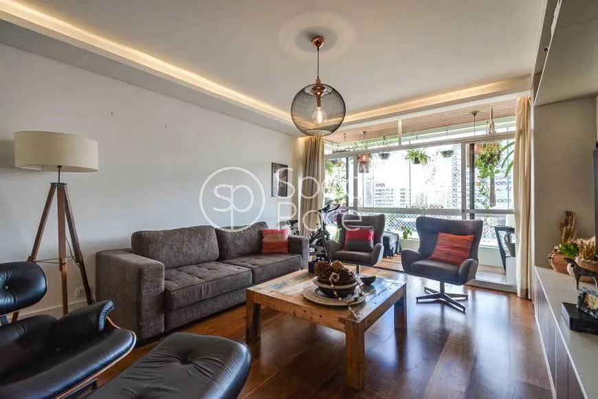 Apartamento com 1 suítes à venda em Moema, São Paulo, por R$ 2.250.000