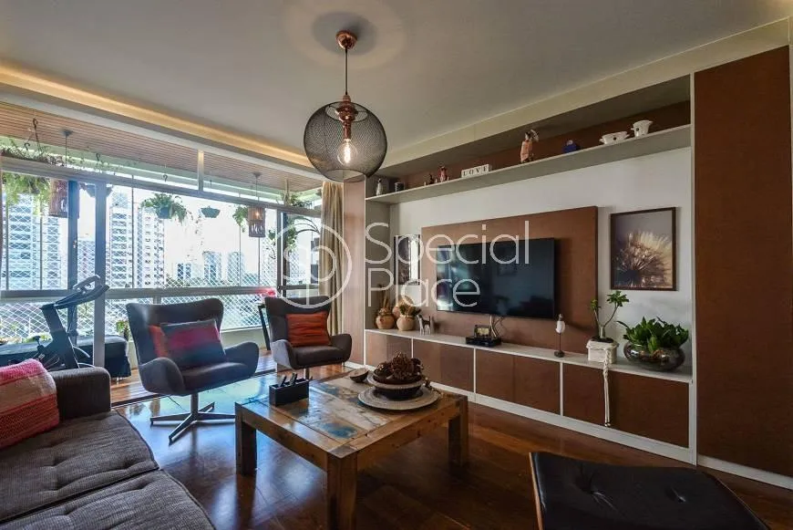 Apartamento com 1 suítes à venda em Moema, São Paulo, por R$ 2.250.000 Imagem 2
