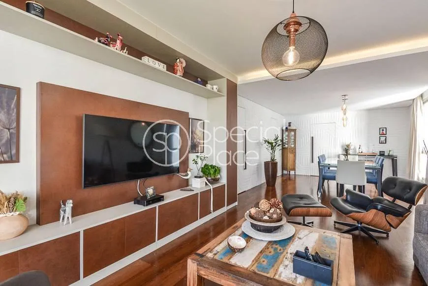 Apartamento com 1 suítes à venda em Moema, São Paulo, por R$ 2.250.000 Imagem 3