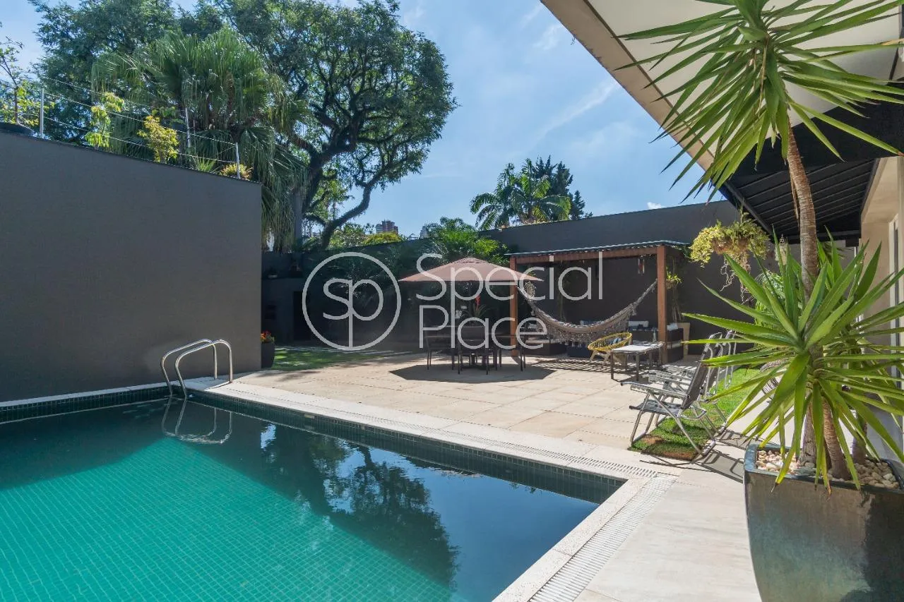 Casa com 4 suítes à venda em Pacaembu, São Paulo, por R$ 8.800.000 Imagem 2