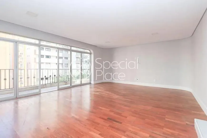 Apartamento com 2 suítes à venda em Jardim América, São Paulo, por R$ 3.400.000 Imagem 2