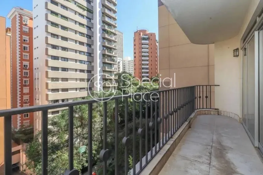 Apartamento com 2 suítes à venda em Jardim América, São Paulo, por R$ 3.400.000 Imagem 3
