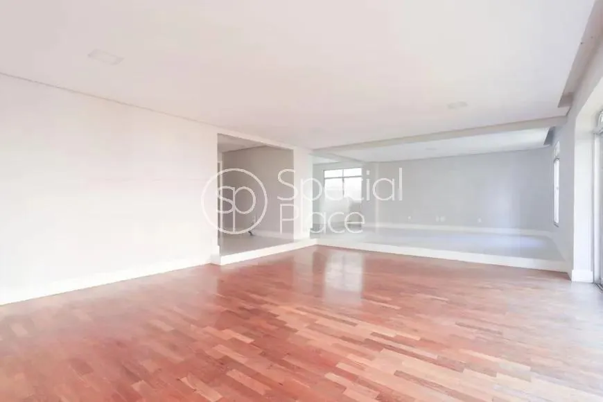 Apartamento com 2 suítes à venda em Jardim América, São Paulo, por R$ 3.400.000 Imagem 7