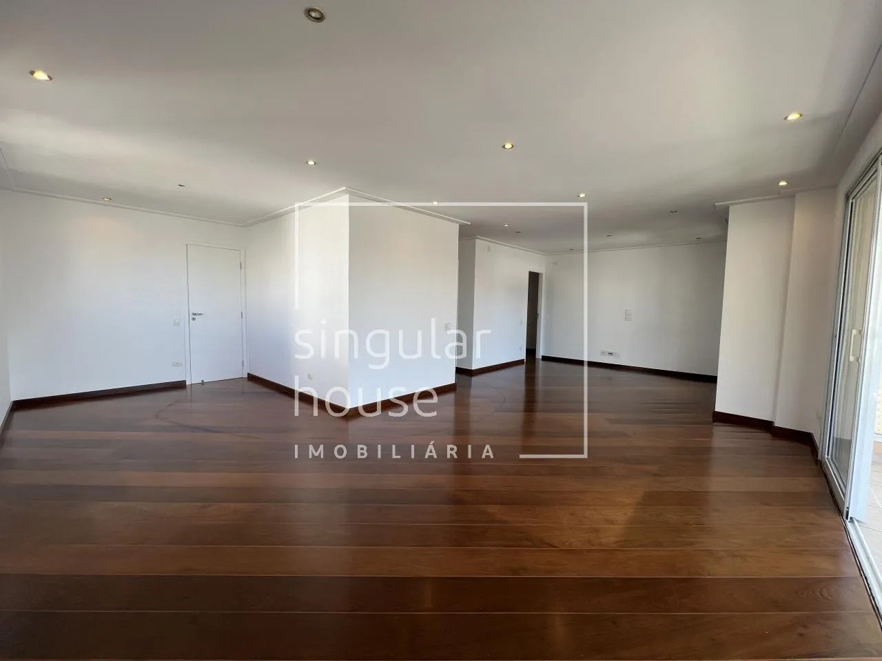 Apartamento com 3 suítes à venda em Vila Uberabinha, São Paulo, por R$ 2.500.000