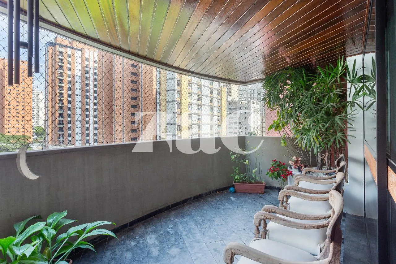 Apartamento com 3 suítes à venda em Moema, São Paulo, por R$ 2.650.000